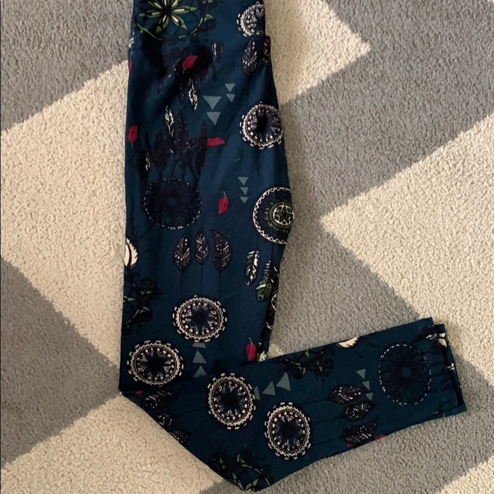 Lularoe dream catcher leggings